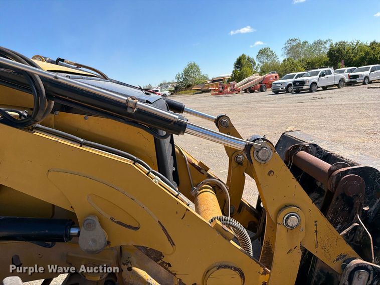 image for item FI0420 2016 Caterpillar 420F2IT backhoe