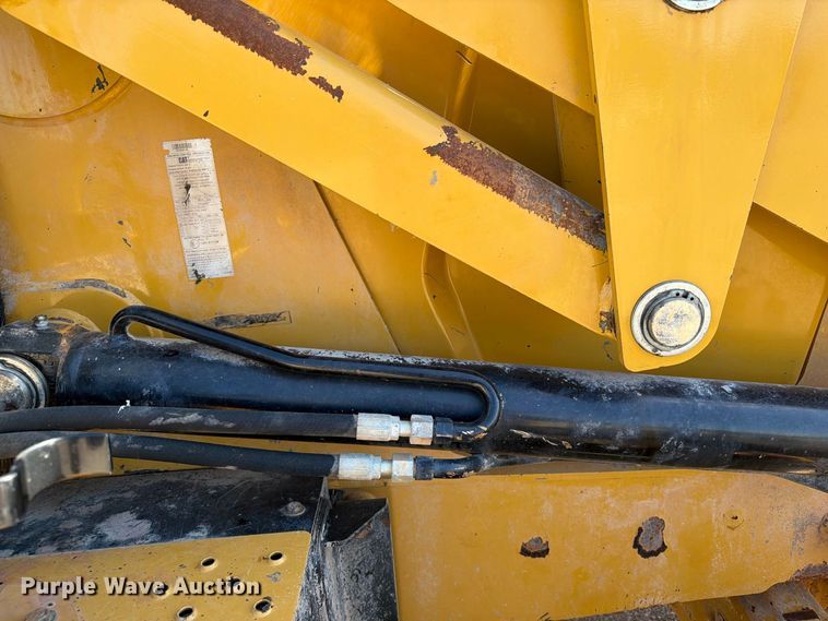 image for item FI0420 2016 Caterpillar 420F2IT backhoe