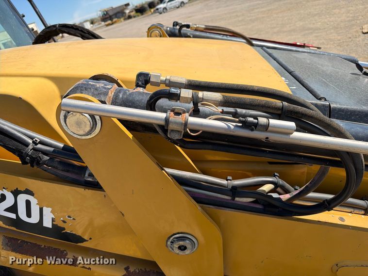 image for item FI0420 2016 Caterpillar 420F2IT backhoe