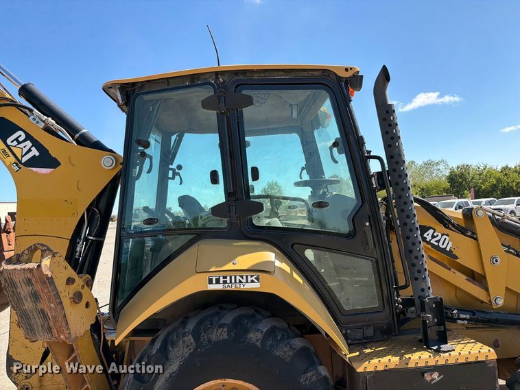 image for item FI0420 2016 Caterpillar 420F2IT backhoe