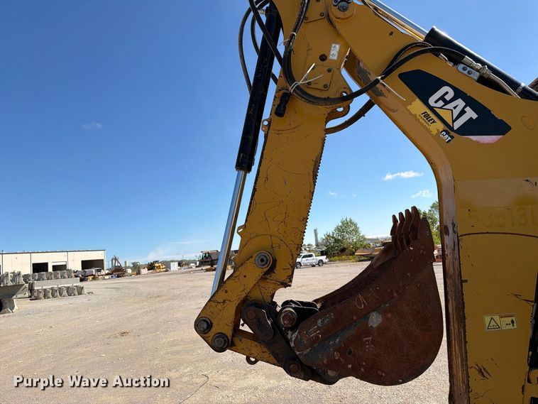 image for item FI0420 2016 Caterpillar 420F2IT backhoe