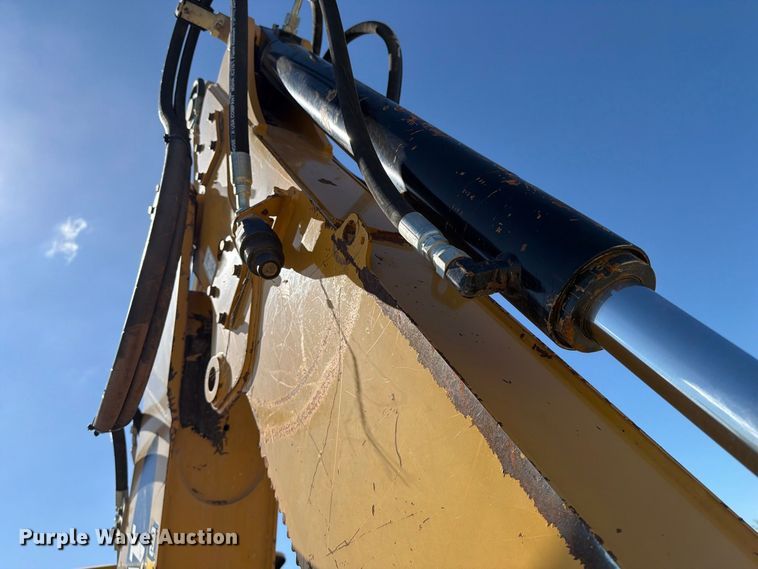 image for item FI0420 2016 Caterpillar 420F2IT backhoe