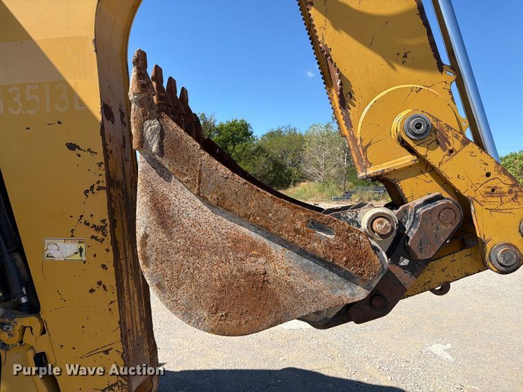image for item FI0420 2016 Caterpillar 420F2IT backhoe