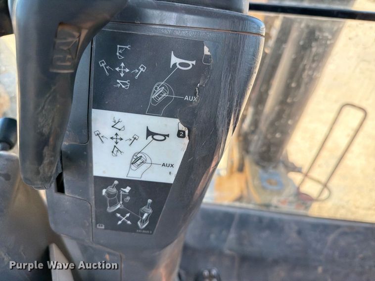 image for item FI0420 2016 Caterpillar 420F2IT backhoe