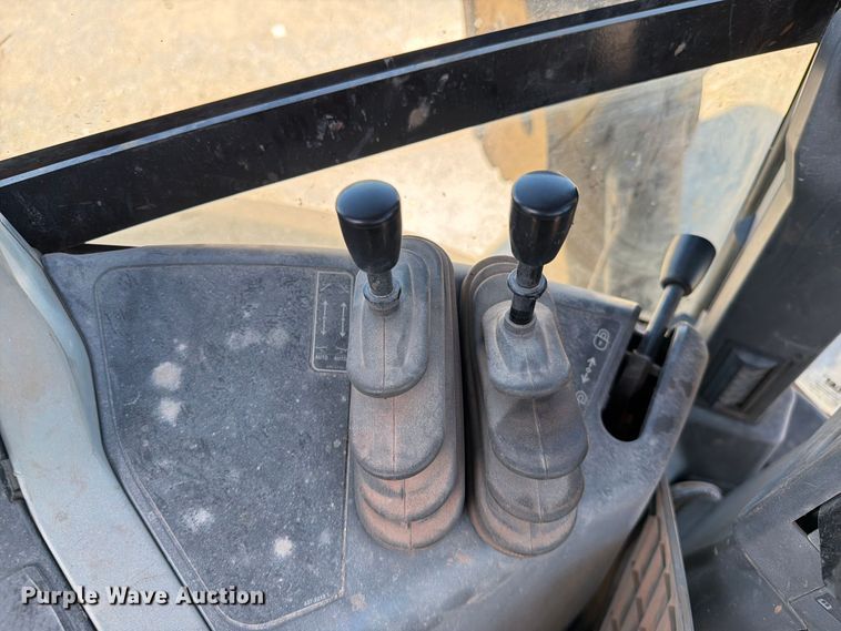 image for item FI0420 2016 Caterpillar 420F2IT backhoe