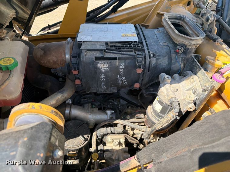 image for item FI0420 2016 Caterpillar 420F2IT backhoe