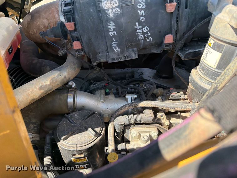 image for item FI0420 2016 Caterpillar 420F2IT backhoe