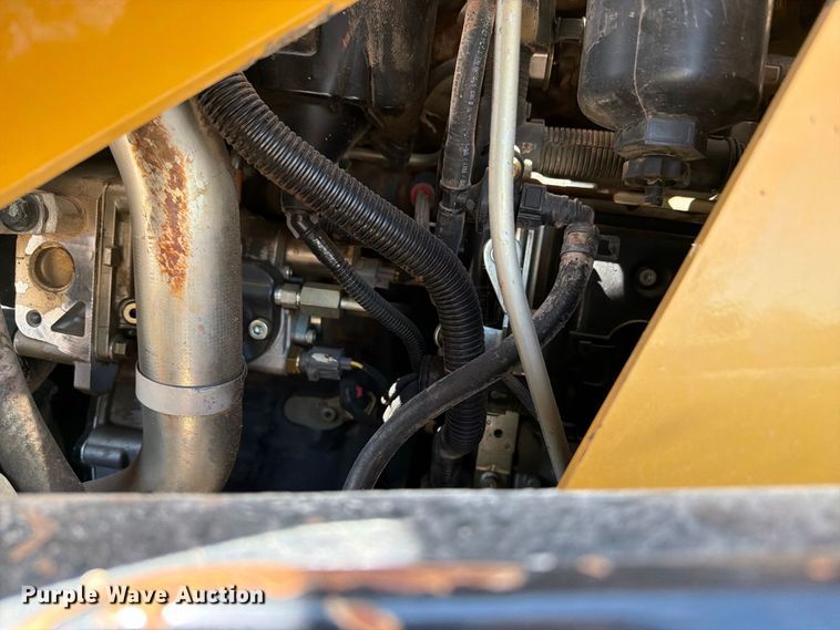 image for item FI0420 2016 Caterpillar 420F2IT backhoe