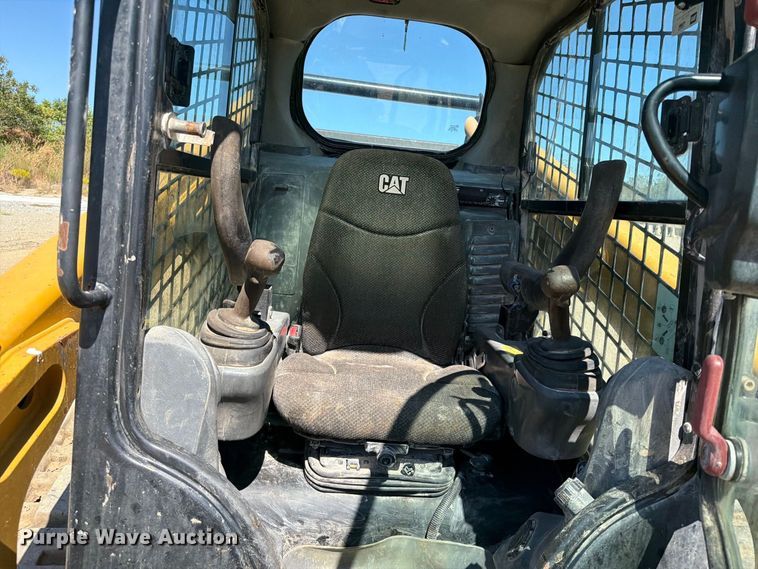 image for item FI0421 2018 Caterpillar 289D tracked skid steer loader