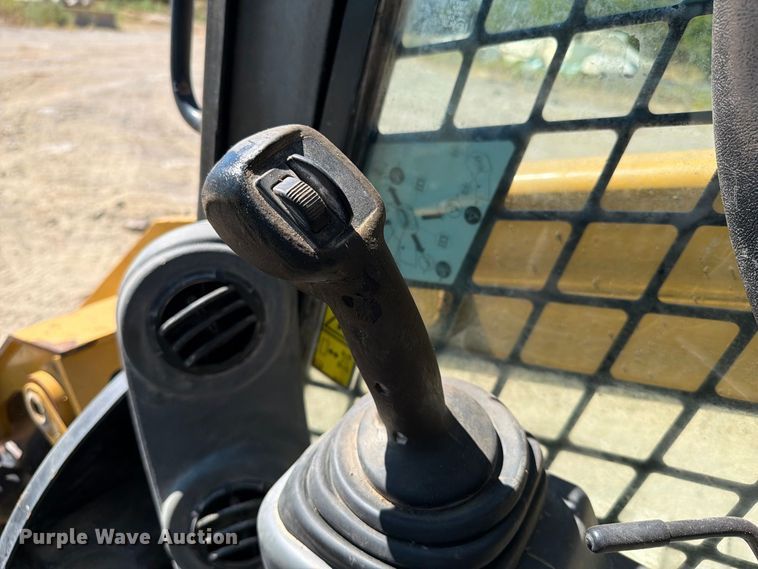image for item FI0421 2018 Caterpillar 289D tracked skid steer loader