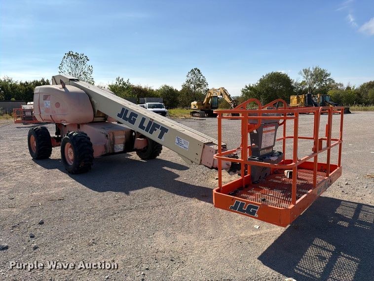 image for item FI0422 2000 JLG 600S boom lift