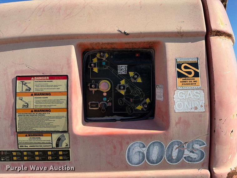 image for item FI0422 2000 JLG 600S boom lift