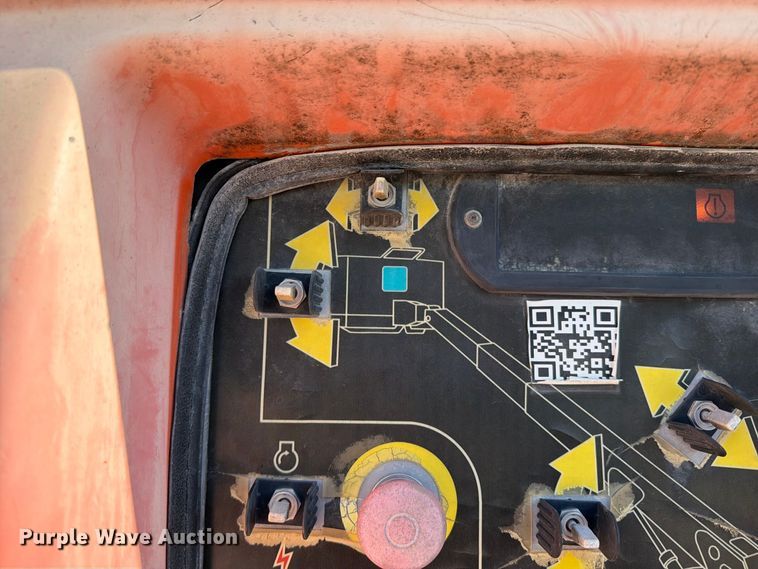 image for item FI0422 2000 JLG 600S boom lift