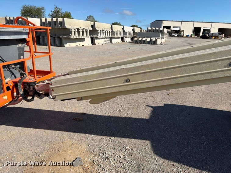 image for item FI0422 2000 JLG 600S boom lift