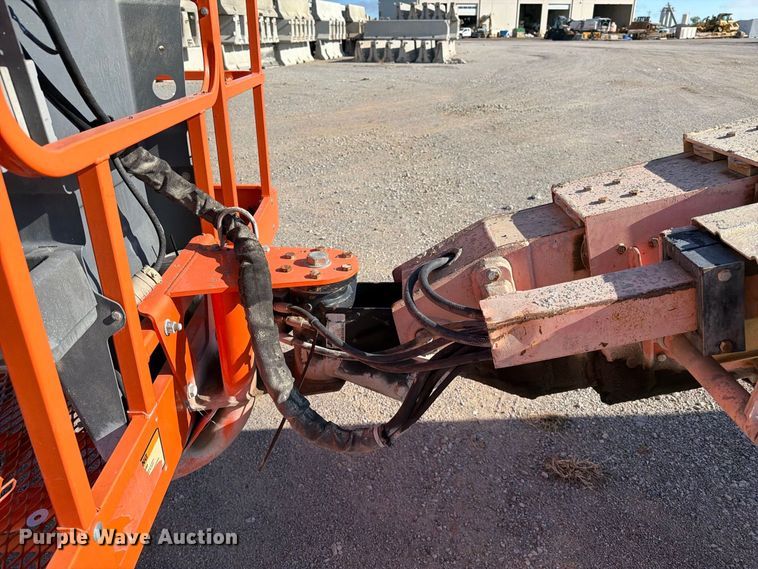 image for item FI0422 2000 JLG 600S boom lift