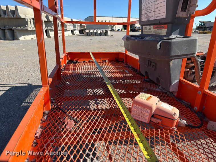 image for item FI0422 2000 JLG 600S boom lift
