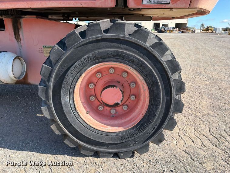 image for item FI0422 2000 JLG 600S boom lift