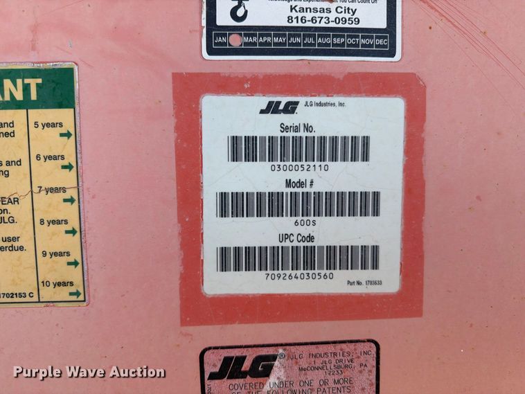 image for item FI0422 2000 JLG 600S boom lift