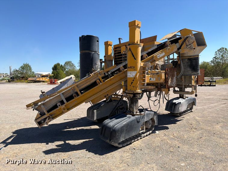 image for item FI0423 2001 Gomaco GT-3600 slipform paver