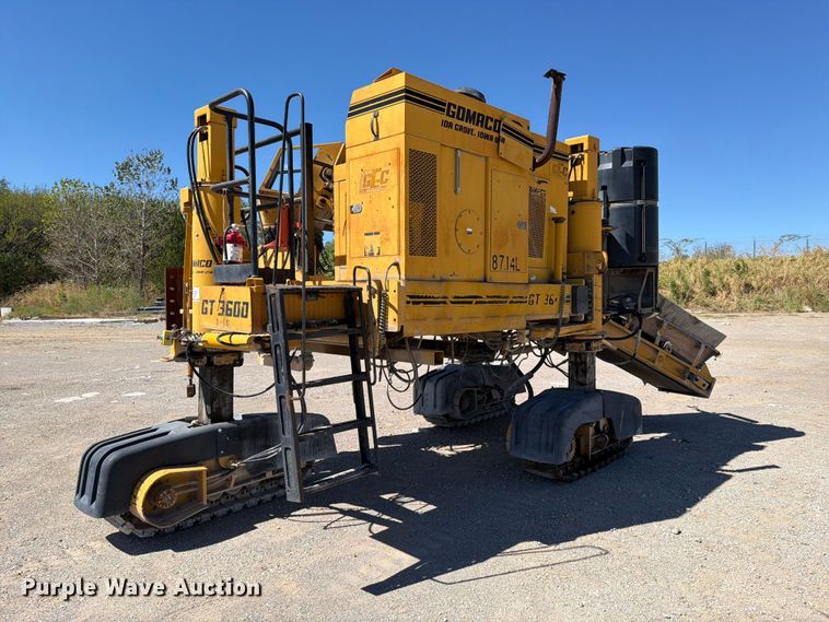 image for item FI0423 2001 Gomaco GT-3600 slipform paver
