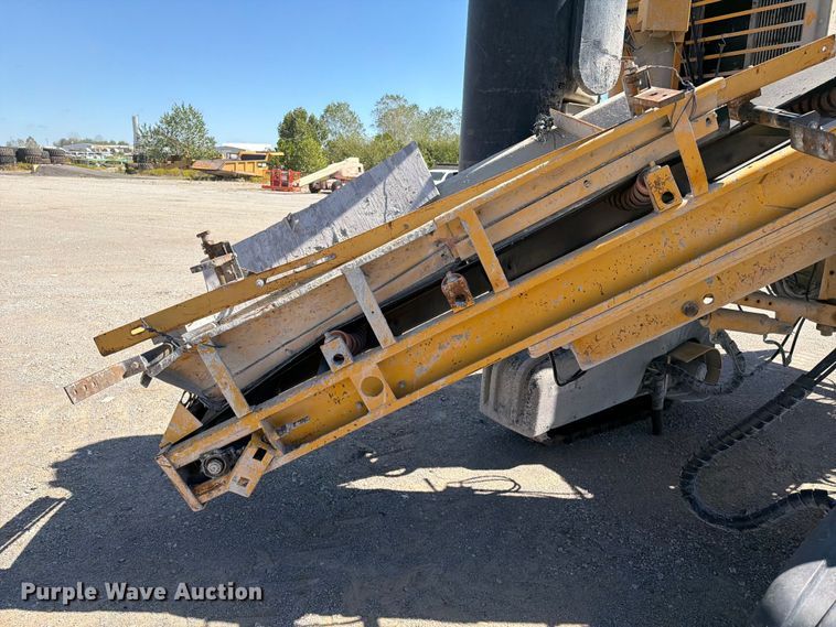 image for item FI0423 2001 Gomaco GT-3600 slipform paver