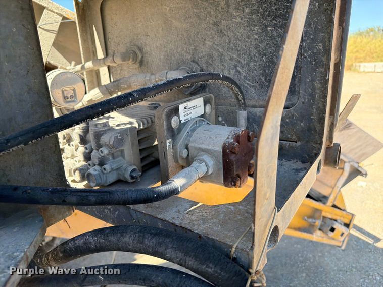 image for item FI0423 2001 Gomaco GT-3600 slipform paver