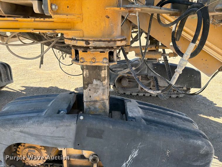 image for item FI0423 2001 Gomaco GT-3600 slipform paver