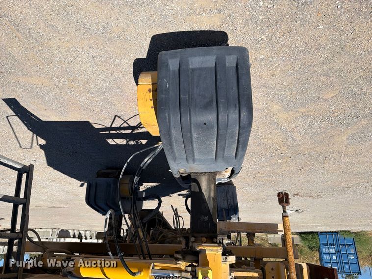 image for item FI0423 2001 Gomaco GT-3600 slipform paver