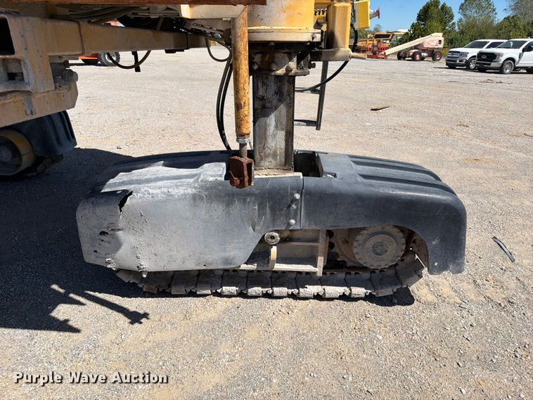 image for item FI0423 2001 Gomaco GT-3600 slipform paver