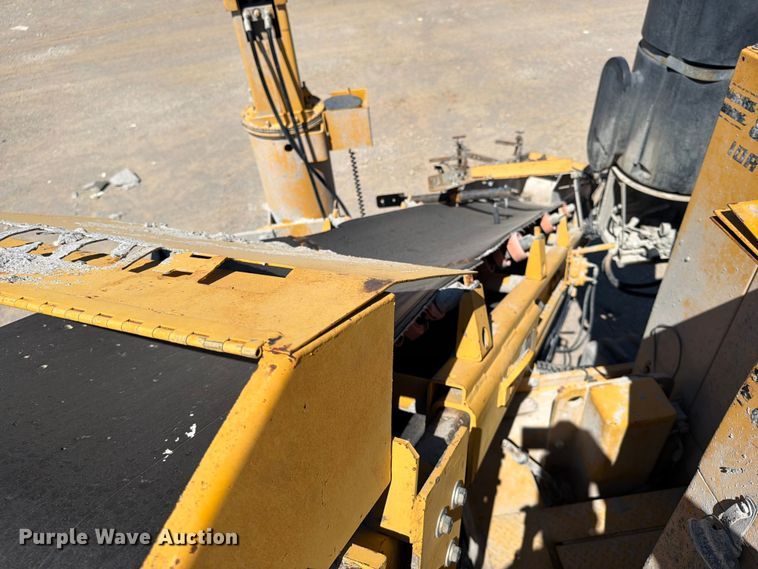 image for item FI0423 2001 Gomaco GT-3600 slipform paver