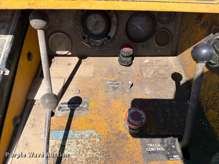 image for item FI0423 2001 Gomaco GT-3600 slipform paver