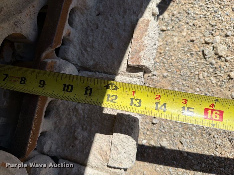 image for item FI0423 2001 Gomaco GT-3600 slipform paver