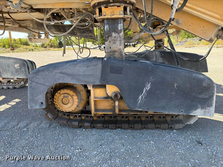 image for item FI0423 2001 Gomaco GT-3600 slipform paver