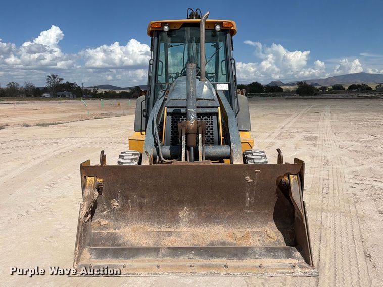 image for item FI2021 2010 John Deere 310J backhoe