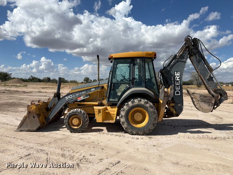 image for item FI2021 2010 John Deere 310J backhoe