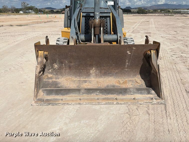 image for item FI2021 2010 John Deere 310J backhoe