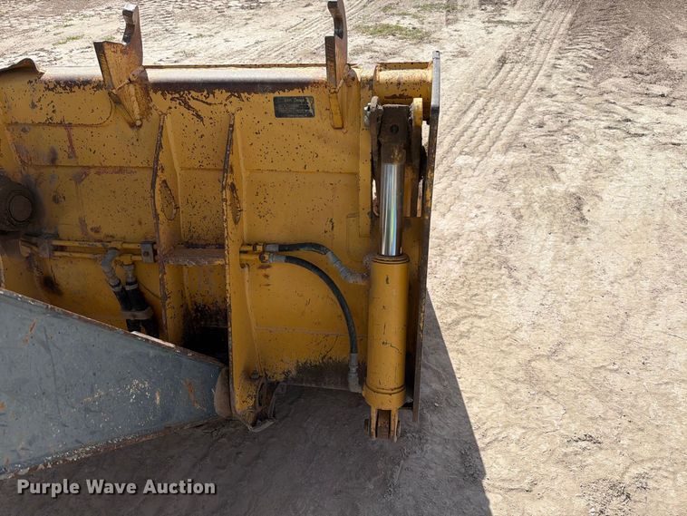 image for item FI2021 2010 John Deere 310J backhoe