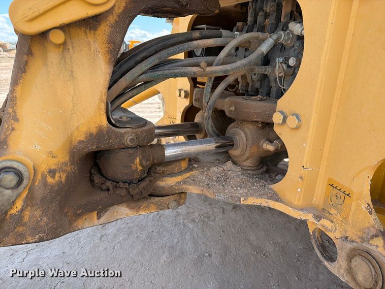 image for item FI2021 2010 John Deere 310J backhoe