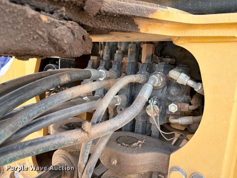 image for item FI2021 2010 John Deere 310J backhoe