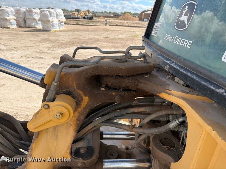 image for item FI2021 2010 John Deere 310J backhoe