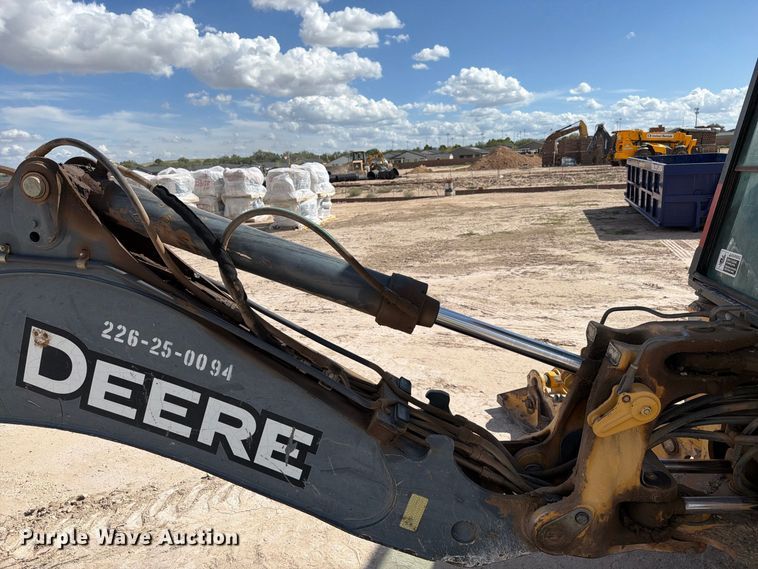 image for item FI2021 2010 John Deere 310J backhoe