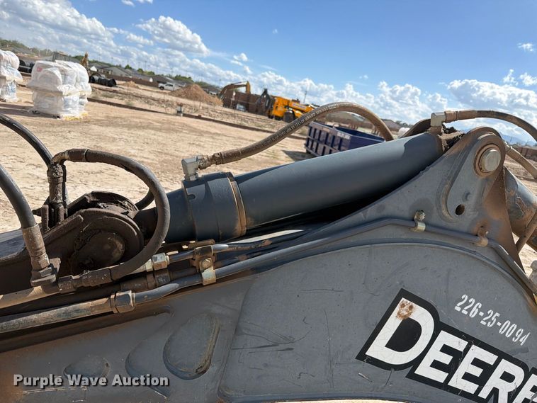 image for item FI2021 2010 John Deere 310J backhoe