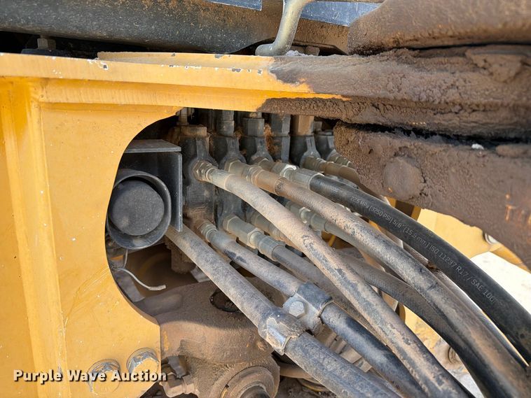 image for item FI2021 2010 John Deere 310J backhoe