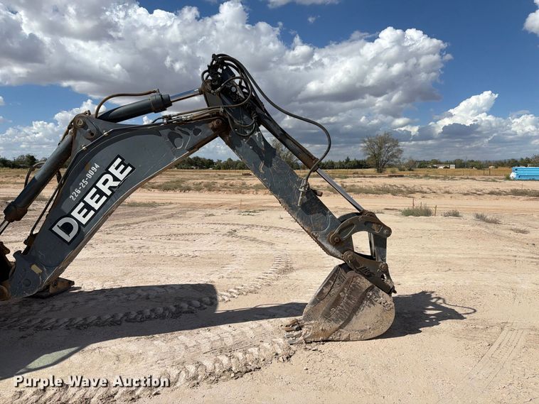 image for item FI2021 2010 John Deere 310J backhoe