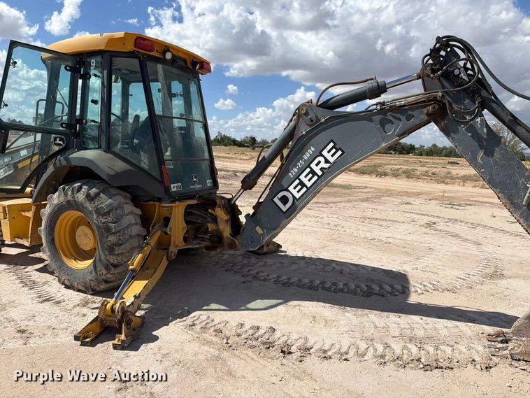 image for item FI2021 2010 John Deere 310J backhoe