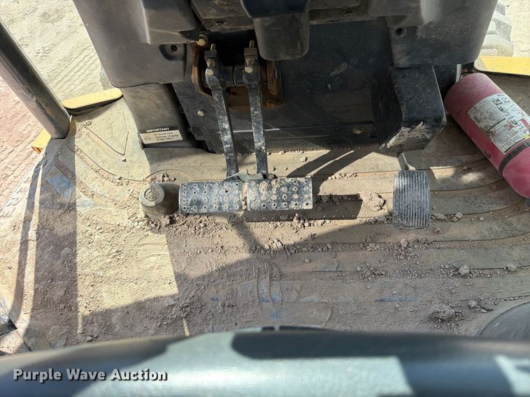 image for item FI2021 2010 John Deere 310J backhoe