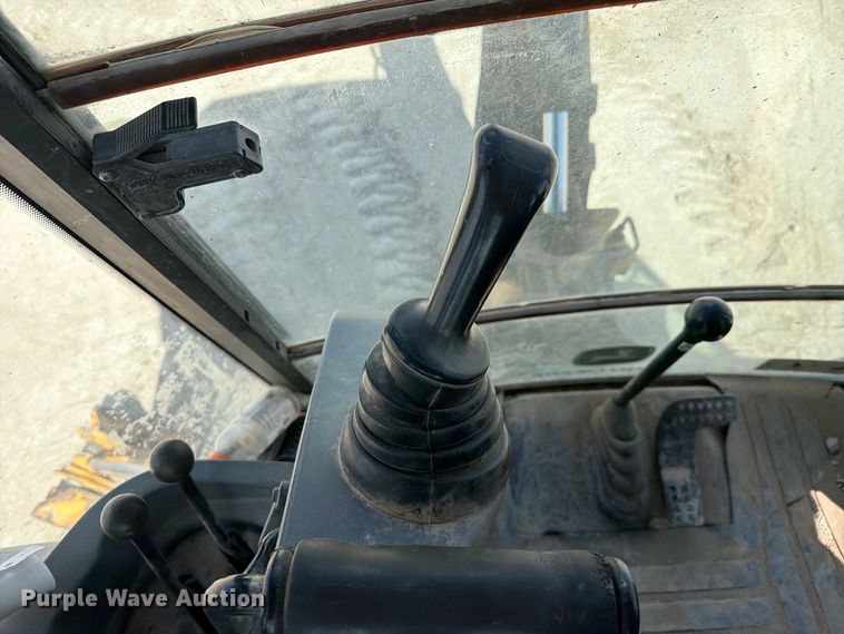 image for item FI2021 2010 John Deere 310J backhoe