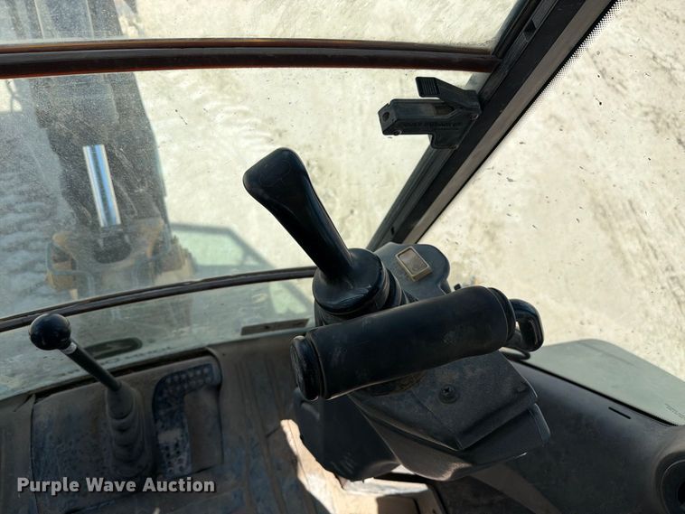 image for item FI2021 2010 John Deere 310J backhoe