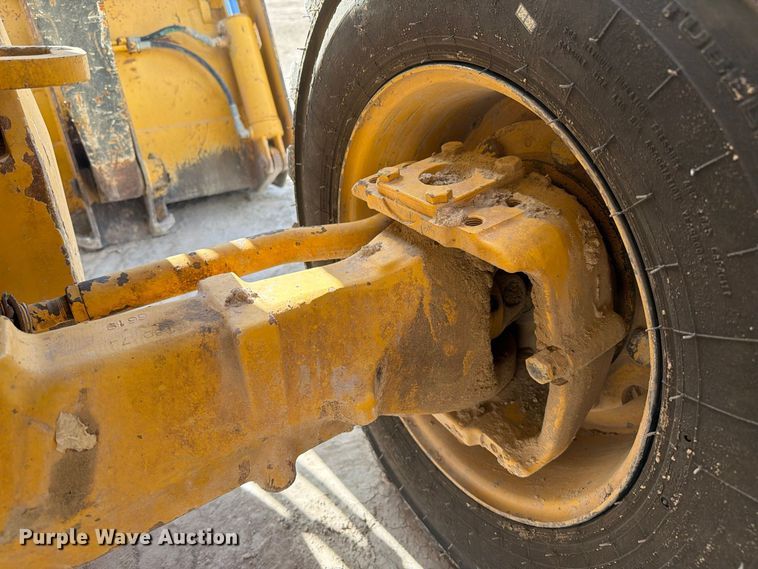 image for item FI2021 2010 John Deere 310J backhoe
