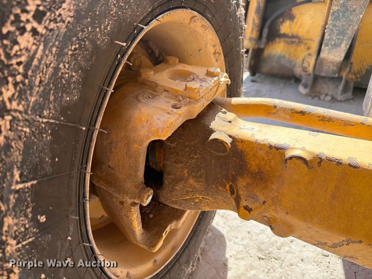 image for item FI2021 2010 John Deere 310J backhoe